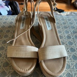 Steve Madden platform sandals in good condition. Size 8.5.